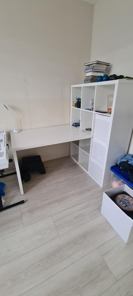 Gratis bureaublad Ikea met opbergkast (Kallax), Huis en Inrichting, Bureaus, Gebruikt, Bureau, Ophalen