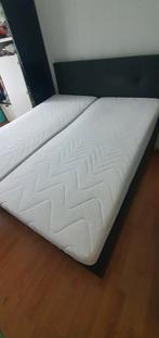 2 persoons bed 1.8m breed 2m lang en de achterkant 93cm hoog, Ophalen, Gebruikt, Bruin, Tweepersoons