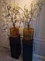 2x Pilaren zuilen sokkel grote vazen vaas met magnolia bloem, Ophalen, Nieuw