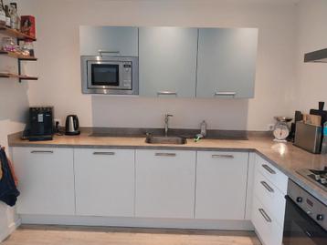 Witte bruynzeel L keuken (ral9010) beschikbaar voor biedingen
