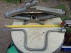 Toyota auto krik (oldtimer) met wielsleutel., Auto diversen, Krikken, Ophalen of Verzenden, Gebruikt, Mechanisch, Schaarkrik