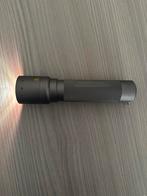 zaklamp ledlenser sl pro 300, Caravans en Kamperen, Ophalen of Verzenden, Zo goed als nieuw, Batterij