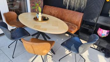 Eetkamerstoelen  beschikbaar voor biedingen