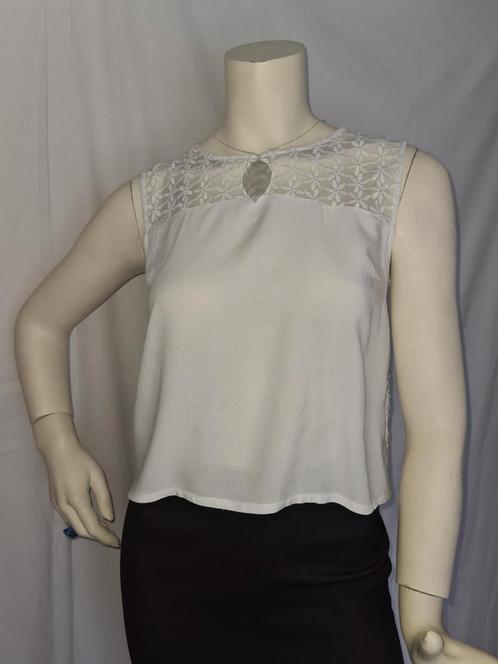 Kanten top, wit. Mt.40. Als nieuw!, Kleding | Dames, Tops, Zo goed als nieuw, Maat 38/40 (M), Wit, Zonder mouw, Ophalen of Verzenden