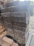 Grijze klinkers, Tuin en Terras, Ophalen, Gebruikt, Klinkers, Minder dan 5 m²