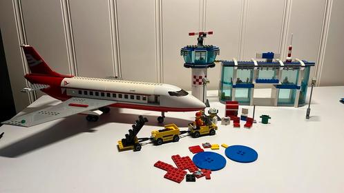 Lego city airport 3182, Kinderen en Baby's, Speelgoed | Duplo en Lego, Zo goed als nieuw, Ophalen of Verzenden