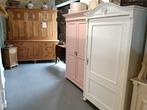 Antieke brocante witte oude kast met planken en hangstang, Gebruikt, 50 tot 70 cm, 105 cm of meer, Ophalen of Verzenden