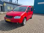 Volkswagen Caddy 1.6 2009 Rood benzine(nieuwe apk), Auto's, Voorwielaandrijving, 65 €/maand, 1302 kg, 4 cilinders