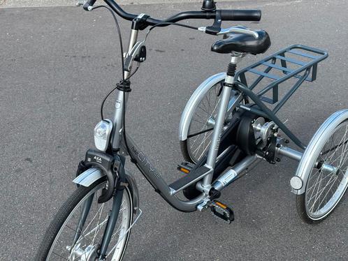 In nieuwstaat deze Huka 22inch Driewieler jong volwassenen, Diversen, Verpleegmiddelen, Zo goed als nieuw, Ophalen of Verzenden
