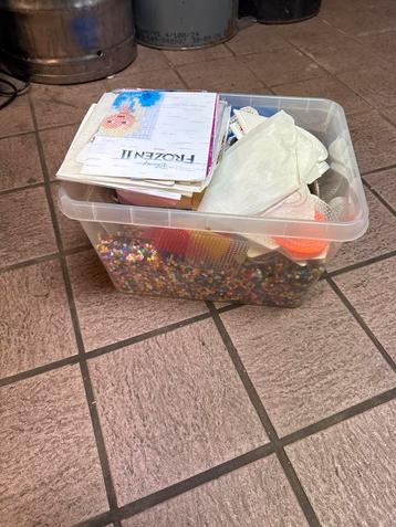 Volle Kist Hama Kralen + Platen beschikbaar voor biedingen