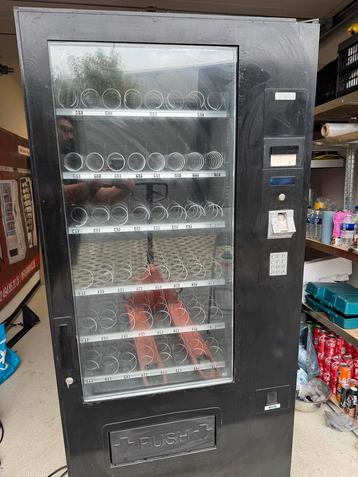 Gekoelde combi automaat drinken en snacks vending machine beschikbaar voor biedingen