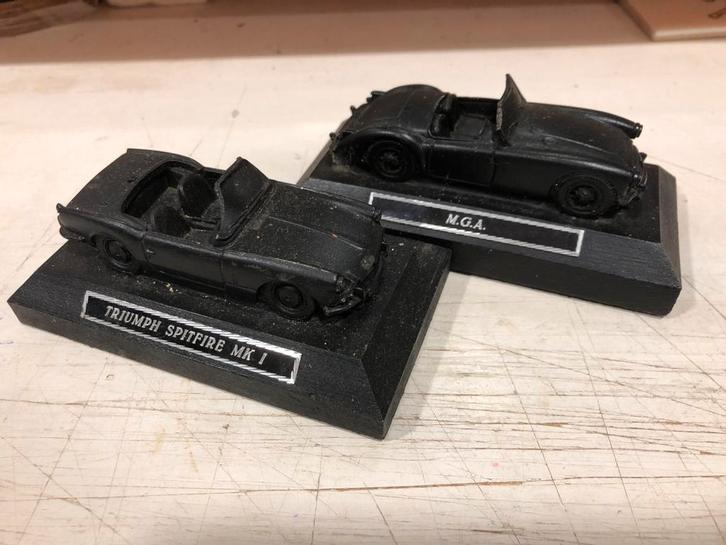 1:43 Opruiming Triumph Spitfire & MGA beeldjes, Hobby en Vrije tijd, Modelauto's | 1:43, Gebruikt, Auto, Overige merken, Ophalen of Verzenden