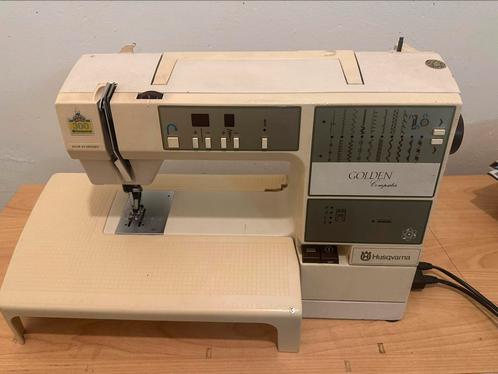HUSQVARNA GOLDEN COMPUTER, Hobby en Vrije tijd, Naaimachines en Toebehoren, Zo goed als nieuw, Husqvarna, Ophalen of Verzenden