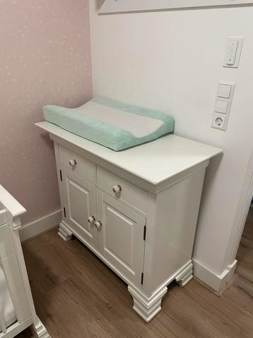 Landelijke Commode / TV Meubel beschikbaar voor biedingen