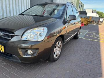 Kia Carens 2.0 CVVT X-ecutive / export / Handelaren beschikbaar voor biedingen