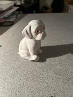 Schattig keramisch hondenbeeldje, Tuin en Terras, Tuinbeelden, Ophalen of Verzenden, Zo goed als nieuw, Overige materialen, Dierenbeeld