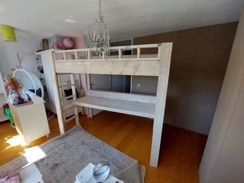 hoogslaper en groot bureau in één, als nieuw, steigerhout, Kinderen en Baby's, Kinderkamer | Stapelbedden en Hoogslapers, Zo goed als nieuw