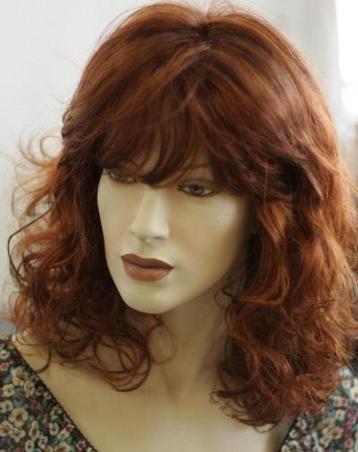 Kunsthaar pruik beschikbaar voor biedingen