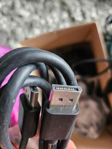 Batch USB3, DP, PSU kabels beschikbaar voor biedingen