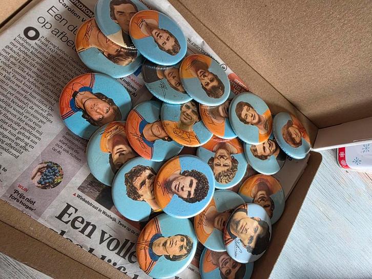 Vintage Voetbalsterren Buttons - W.K 1978, Verzamelen, Speldjes, Pins en Buttons, Gebruikt, Button, Sport, Ophalen of Verzenden