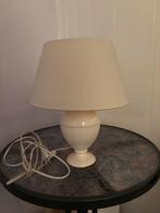 Moet SNEL WEG: Crème keramiek tafellamp - Wedgwood stijl, Huis en Inrichting, Lampen | Tafellampen, Ophalen, Gebruikt, Minder dan 50 cm