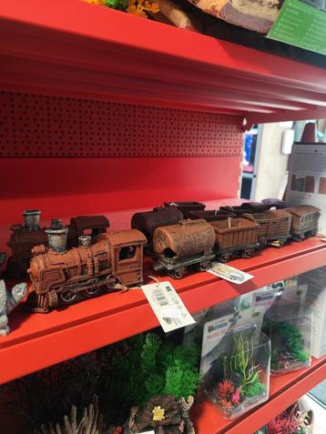 Aquarium ornament trein, locomotief met wagons  beschikbaar voor biedingen