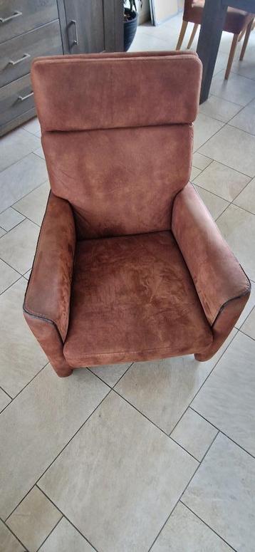 Stoel comfortabele met 2 kussens koopje beschikbaar voor biedingen