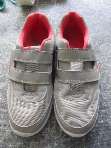 lichtgrijs / roze  ( gym) schoenen van Panther maat 37  beschikbaar voor biedingen