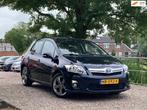 Toyota Auris 1.8 Full Hybrid Dynamic | Cruise + Clima + Navi, Euro 5, Zwart, 4 cilinders, 1365 kg