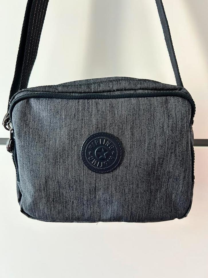 Kipling Silen Crossbodytas/Schoudertas Denim Als nieuw, Sieraden, Tassen en Uiterlijk, Tassen | Schoudertassen, Zo goed als nieuw