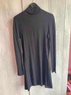 Gratis zwarte jurk met col H&M maat 38, Kleding | Dames, Jurken, H&M, Zwart, Knielengte, Gedragen