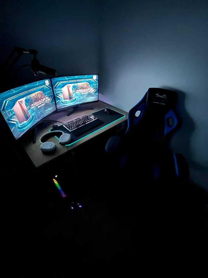 MSI Gaming PC+ accesoires, Computers en Software, Desktop Pc's, Zo goed als nieuw, Onbekend, SSD, 8 GB, Met videokaart, Met monitor