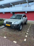 Hyundai Tucson 2.0 I 2WD 2007 Grijs, Auto's, 4 cilinders, 75 €/maand, Handgeschakeld, Grijs