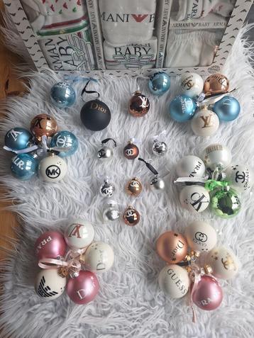 Kerstballen Calvin Klein Prada Gucci Dior Chanel kerst beschikbaar voor biedingen
