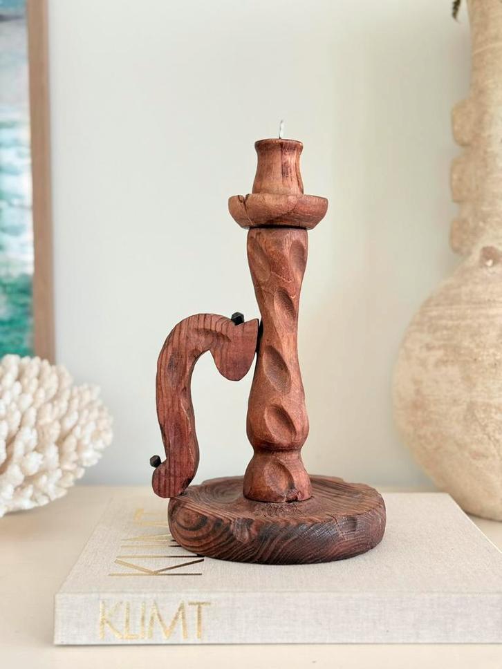 Oude handgemaakte rustieke houten kandelaar, Antiek en Kunst, Antiek | Kandelaars, Overige materialen, Ophalen of Verzenden