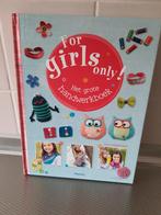HANDWERKBOEK VOOR GIRLS NIEUW OPHALEN VOOR €5;, Hobby en Vrije tijd, Breien en Haken, Ophalen, Nieuw, Patroon of Boek