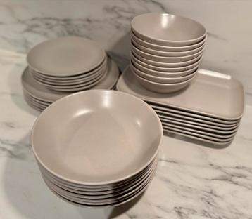 Grijs/Beige Ikea Färgklar Servies 36-delig beschikbaar voor biedingen