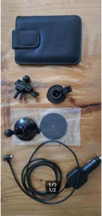 Diverse garmin toebehoren ivm defect geraakte Nuvi 56LMT beschikbaar voor biedingen