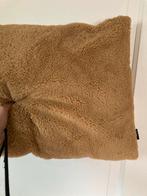 Okergeel Zacht Kussen UNIQUE DESIGN, Ophalen of Verzenden, Nieuw, Geel, Vierkant