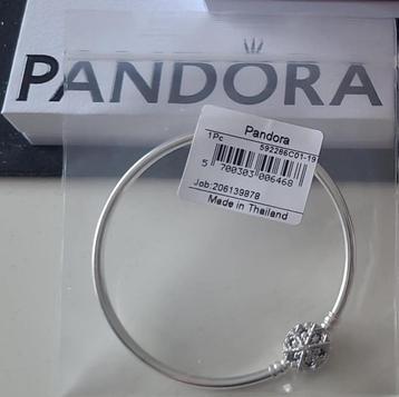 Originele Pandora Snowflake Bangle [925]  beschikbaar voor biedingen