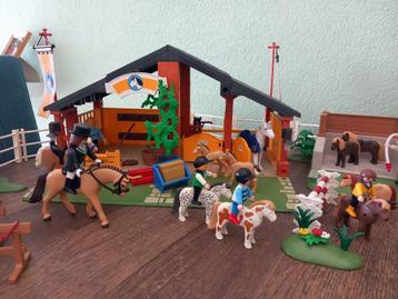 Playmobil Manege, Paardentrailer + Paardenwasserij beschikbaar voor biedingen