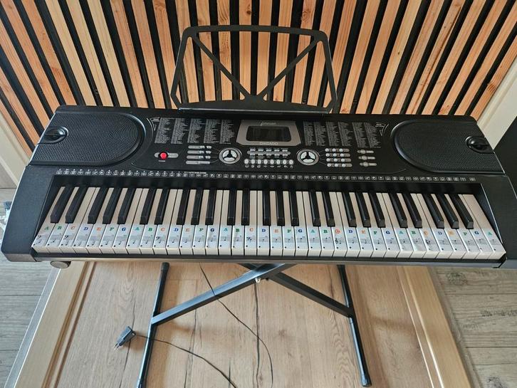 Keyboard - Finesse Chicago, Muziek en Instrumenten, Keyboards, Zo goed als nieuw, Overige aantallen, Overige merken, Aanslaggevoelig