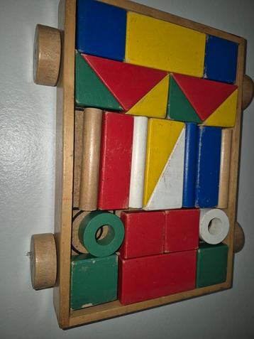 Houten Blokkenkar met Blokken beschikbaar voor biedingen