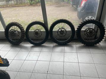 KTM crossmotor Wielen beschikbaar voor biedingen