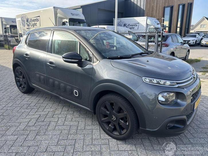 Citroën C3 1.2 PureTech Shine (bj 2017), Auto diversen, Schadeauto's, Citroën, Handgeschakeld, Benzine, Hatchback, Zilver of Grijs