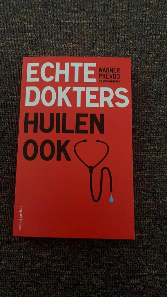 Karin Overmars - Echte dokters huilen ook, Boeken, Overige Boeken, Zo goed als nieuw, Ophalen of Verzenden