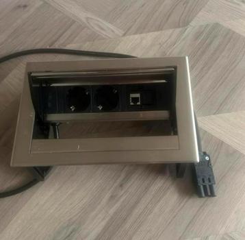 Powerdock inbouw bureau beschikbaar voor biedingen
