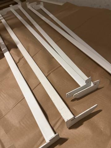 Winkelstelling Rails + Blisterhaken beschikbaar voor biedingen