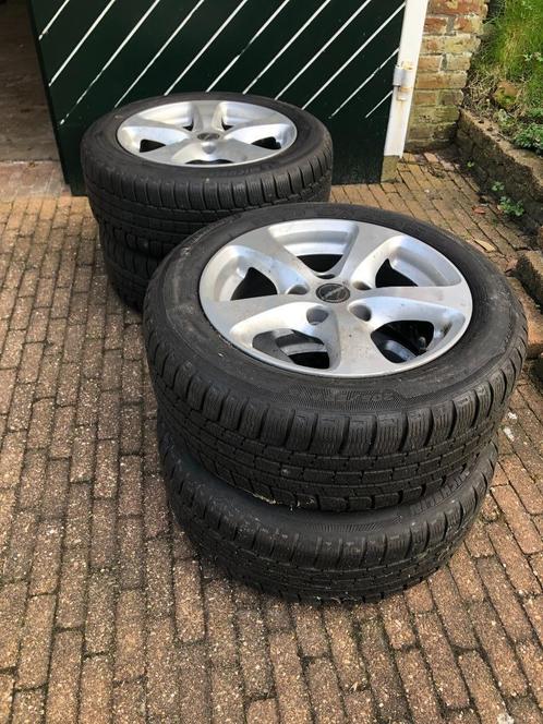 Banden prof 5.5 mm en velgen x 4, steek 120 (BMW 1) €150, Auto-onderdelen, Banden en Velgen, Banden en Velgen, Winterbanden, 16 inch