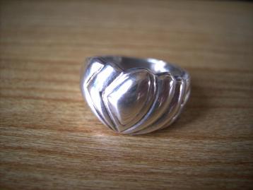 Een mooie Oude Zilveren fantasie Ring beschikbaar voor biedingen